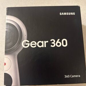 Samsung Gear 360 in Black Box